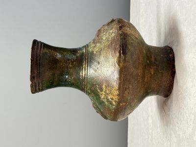 A Chinese green-glazed pottery vase — photo 6