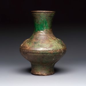 A Chinese green-glazed pottery vase — photo 2