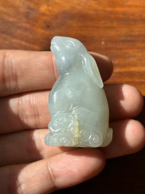 A Chinese grey jade carving of a hare, Qing — 照片 1