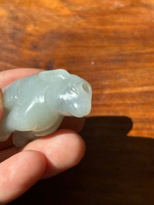 A Chinese grey jade carving of a hare, Qing — 照片 5
