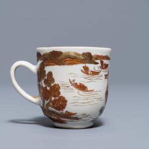 A Chinese grisaille and gilt cup and saucer with a large ship, Yongzheng/Qianlong — photo 6