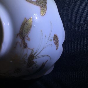 A Chinese grisaille and gilt cup and saucer with ducks and insects, Yongzheng, 1723-1735 — 照片 11