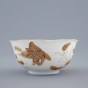 A Chinese grisaille and gilt cup and saucer with ducks and insects, Yongzheng, 1723-1735 — 照片 5