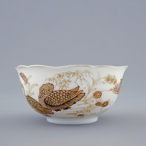 A Chinese grisaille and gilt cup and saucer with ducks and insects, Yongzheng, 1723-1735 — 照片 6