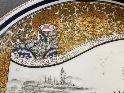 A Chinese grisaille and gilt-decorated 'ruby back' plate, Yongzheng mark, 19/20th C. — 照片 8