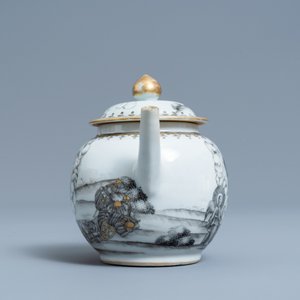 A Chinese grisaille and gilt 'Resurrection' teapot and cover, Qianlong — photo 3