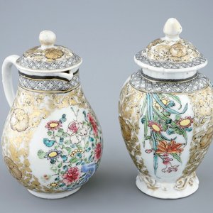A Chinese grisaille and gilt tea caddy and a covered jug, Yongzheng, 1723-1735 — photo 1