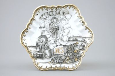 A Chinese grisaille and gilt teapot stand with "The Resurrection", Qianlong, 18th C.