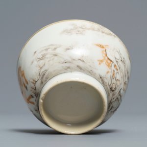 A Chinese grisaille and iron red cup and saucer with deer, Yongzheng/Qianlong — photo 9