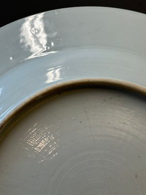 A Chinese grisaille armorial dish and two plates for the Dutch, English and Scottish markets, Qianlong — 照片 23