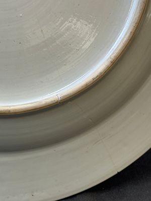 A Chinese grisaille armorial dish and two plates for the Dutch, English and Scottish markets, Qianlong — 照片 24