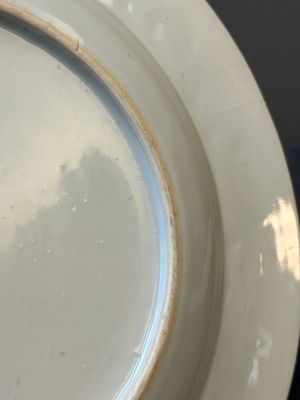 A Chinese grisaille armorial dish and two plates for the Dutch, English and Scottish markets, Qianlong — 照片 9