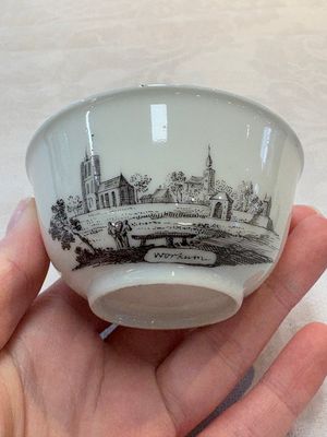 A Chinese grisaille 'Castricum, Blaricum and Workum' cup and saucer, Qianlong — photo 1
