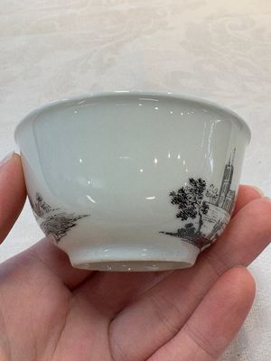 A Chinese grisaille 'Castricum, Blaricum and Workum' cup and saucer, Qianlong — photo 4
