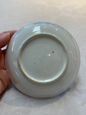 A Chinese grisaille 'Castricum, Blaricum and Workum' cup and saucer, Qianlong — photo 9