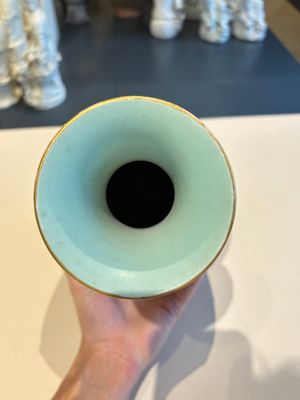 A Chinese grisaille coral red-ground vase, a famille rose eggshell vase and two bowls, Qianlong mark, 20th C. — 照片 11