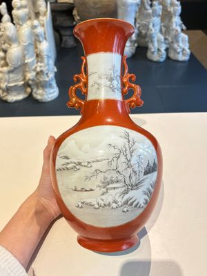 A Chinese grisaille coral red-ground vase, a famille rose eggshell vase and two bowls, Qianlong mark, 20th C. — 照片 9