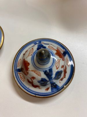 A Chinese grisaille garniture of five 'phoenix' vases, Kangxi/Yongzheng — 照片 11