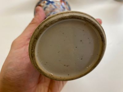 A Chinese grisaille garniture of five 'phoenix' vases, Kangxi/Yongzheng — 照片 5