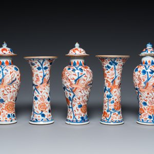 A Chinese grisaille garniture of five 'phoenix' vases, Kangxi/Yongzheng — 照片 3