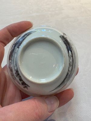 A Chinese grisaille 'Haarlem, Leersum and Liesveld' cup and saucer, Qianlong — photo 6