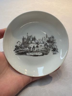 A Chinese grisaille 'Haarlem, Leersum and Liesveld' cup and saucer, Qianlong — photo 7