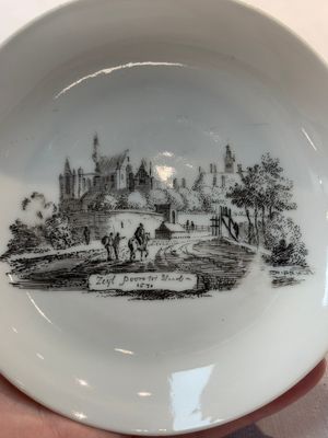 A Chinese grisaille 'Haarlem, Leersum and Liesveld' cup and saucer, Qianlong — photo 8