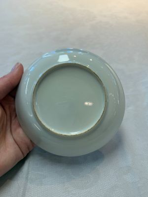 A Chinese grisaille 'Hoorn, Aspen and Valkenburg' cup and saucer, Qianlong — photo 9
