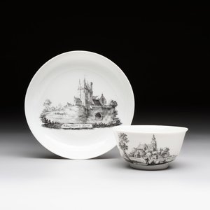 A Chinese grisaille 'Hoorn, Aspen and Valkenburg' cup and saucer, Qianlong — photo 1