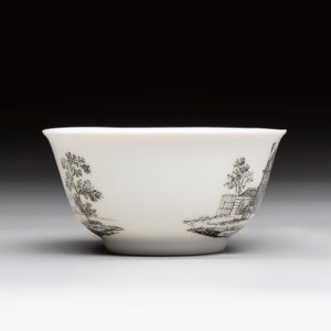 A Chinese grisaille 'Leiderdorp, Arkel and Leerdam' cup and saucer, Qianlong — photo 5