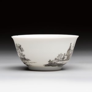 A Chinese grisaille 'Leiderdorp, Arkel and Leerdam' cup and saucer, Qianlong — photo 7