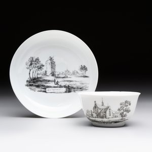 A Chinese grisaille 'Leiderdorp, Arkel and Leerdam' tea bowl and saucer — photo 1