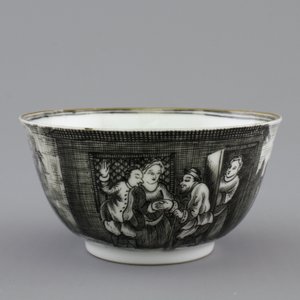 A Chinese grisaille porcelain European subject cup and saucer, Qianlong, 18th C. — photo 6