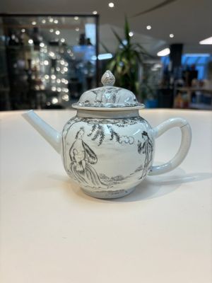 A Chinese grisaille semi-erotic 'La Nourriture' nine-piece tea service, Qianlong — foto 1