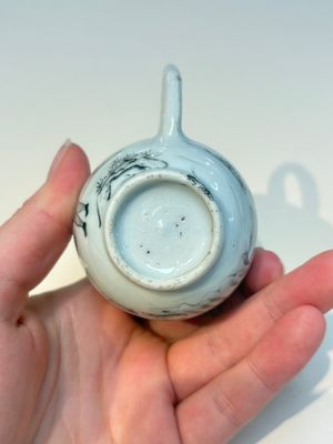 A Chinese grisaille semi-erotic 'La Nourriture' nine-piece tea service, Qianlong — foto 29