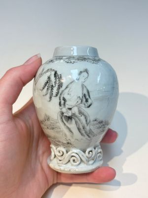 A Chinese grisaille semi-erotic 'La Nourriture' nine-piece tea service, Qianlong — foto 31
