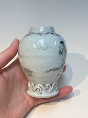 A Chinese grisaille semi-erotic 'La Nourriture' nine-piece tea service, Qianlong — foto 32