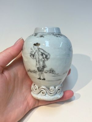 A Chinese grisaille semi-erotic 'La Nourriture' nine-piece tea service, Qianlong — foto 33