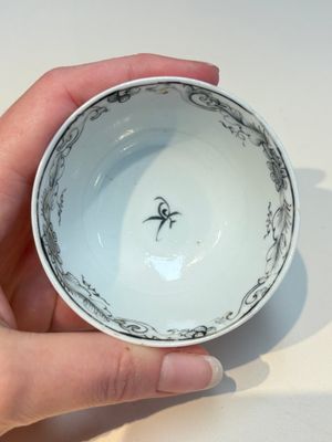 A Chinese grisaille semi-erotic 'La Nourriture' nine-piece tea service, Qianlong — foto 43