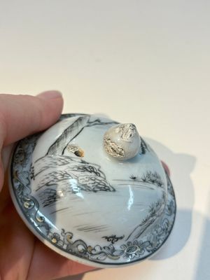A Chinese grisaille semi-erotic 'La Nourriture' nine-piece tea service, Qianlong — foto 10