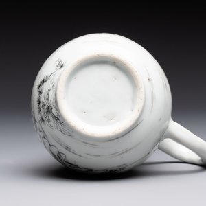 A Chinese grisaille semi-erotic 'La Nourriture' nine-piece tea service, Qianlong — photo 15