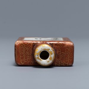 A Chinese grisaille snuff bottle, Qianlong mark, 19/20th C. — 照片 5