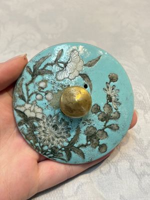 A Chinese grisaille turquoise-ground Dayazhai-style teapot and cover, Guangxu mark and of the period — photo 16