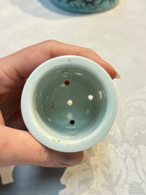 A Chinese grisaille turquoise-ground Dayazhai-style teapot and cover, Guangxu mark and of the period — photo 20