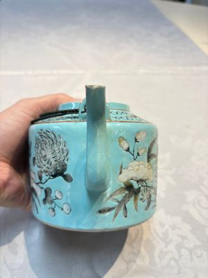 A Chinese grisaille turquoise-ground Dayazhai-style teapot and cover, Guangxu mark and of the period — photo 5