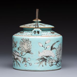 A Chinese grisaille turquoise-ground Dayazhai-style teapot and cover, Guangxu mark and of the period — photo 4