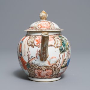 A Chinese grisaille vase, a famille rose 'mandarin' teapot and a reticulated cup on saucer, Yongzheng/Qianlong — 照片 19