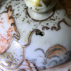 A Chinese grisaille vase, a famille rose 'mandarin' teapot and a reticulated cup on saucer, Yongzheng/Qianlong — 照片 23