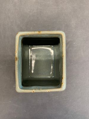 A Chinese guan-type crackle-glazed vase, Ming or earlier — photo 5