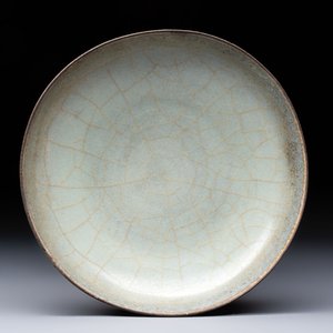 A Chinese guan-type dish, Yuan/Ming — photo 1